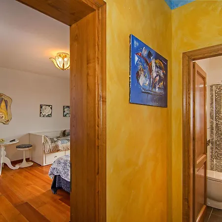 La Casa Gialla * Montignoso