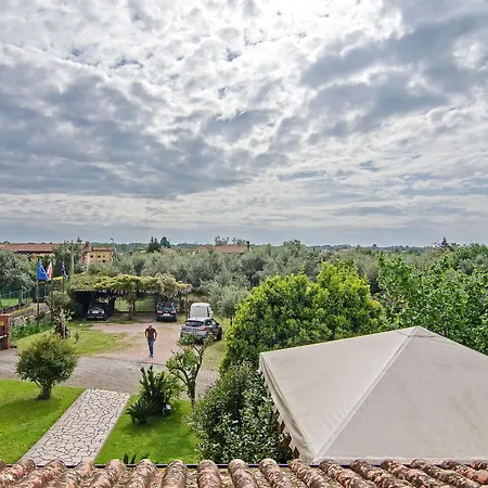La Casa Gialla * Montignoso
