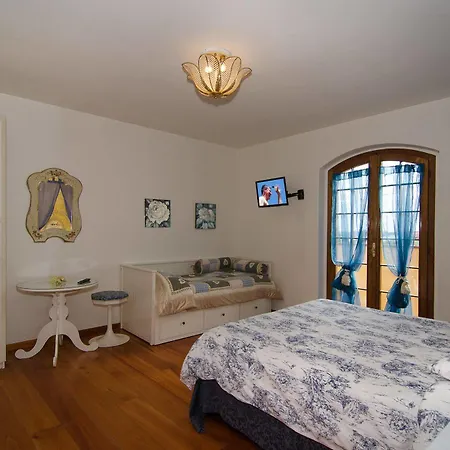 Bed & Breakfast La Casa Gialla Montignoso