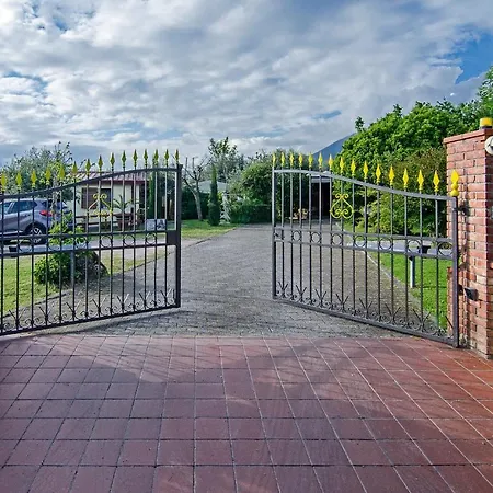 Bed and Breakfast La Casa Gialla A Montignoso